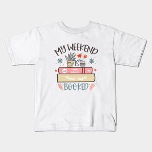 Weekend Vibes: Chilled-Out Reading Kids T-Shirt